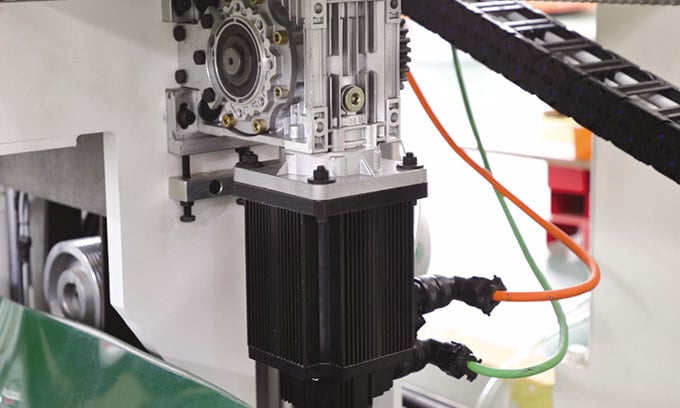 saw-carriage-drive-servo-moter